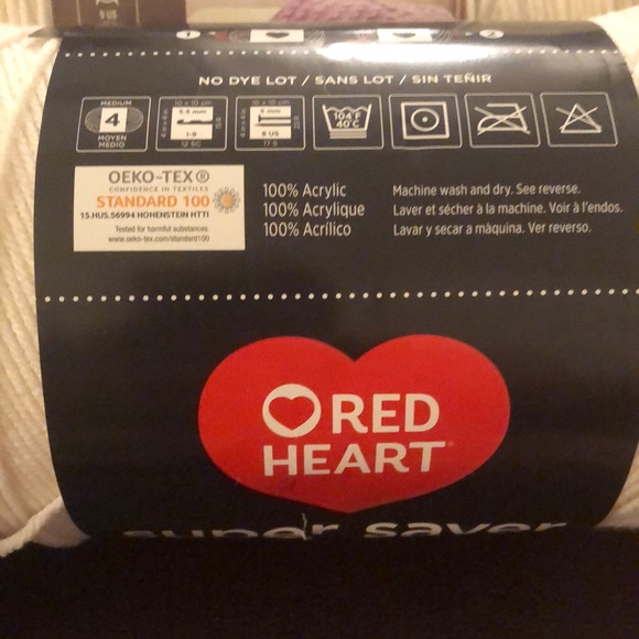 Two Skeins of RED HEART SUPER SAVER JUMBO Yarn.14 oz. 4 Medium.SOFT WHIT… - Picture 2 of 6